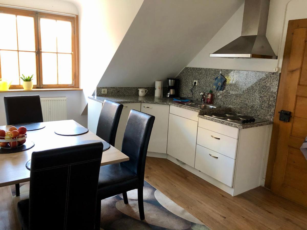 Ferienwohnung Im Gruenen Auf Idyllisch Gelegenen Gutshof Und Doch So Zentral Waldshut-Tiengen Esterno foto